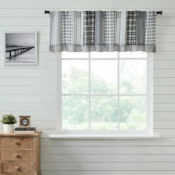 Flash Sale 𧨠VHC Brands Sawyer Mill Black Patchwork Valance 19x72 - M π€©