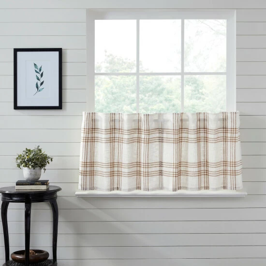 Flash Sale β¨ VHC Brands Wheat Plaid Tier Set Of 2 L24xW36 π